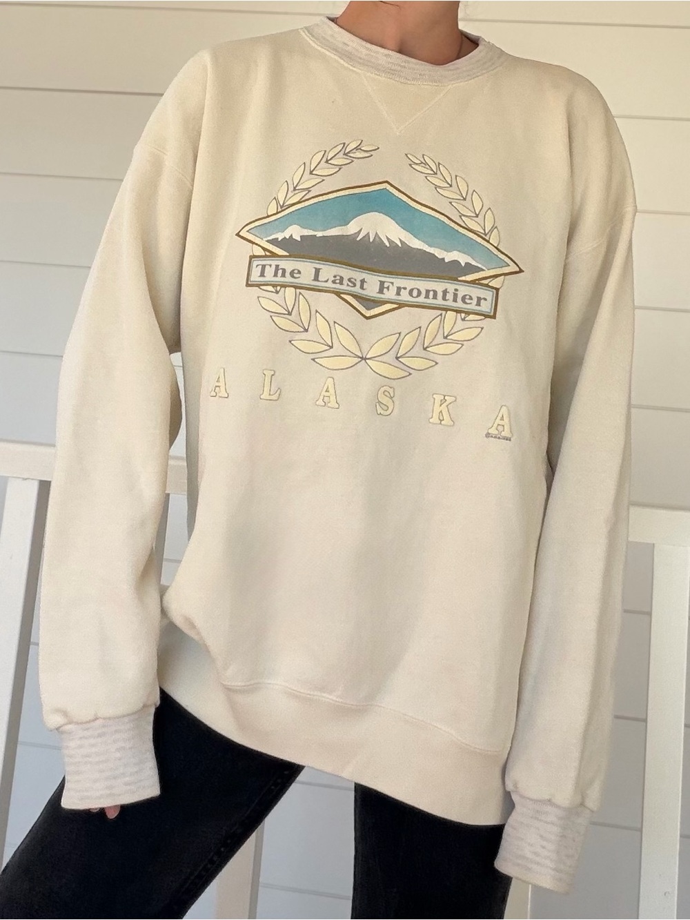 Vintage 80s Alaska The Last Frontier Crewneck Sweatshirt Cream XL Boyfriend Fit